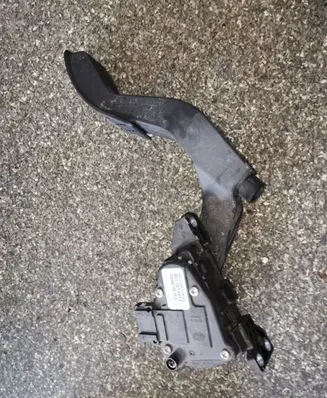 Skoda Superb B5 (3U) Accelerator throttle pedal 8D1721523F
