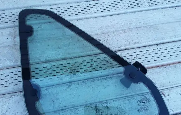 Land Rover Freelander Side middle window/glass E243R007023