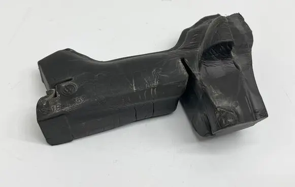 Volkswagen PASSAT B8 USA Fender foam support/seal 561864759