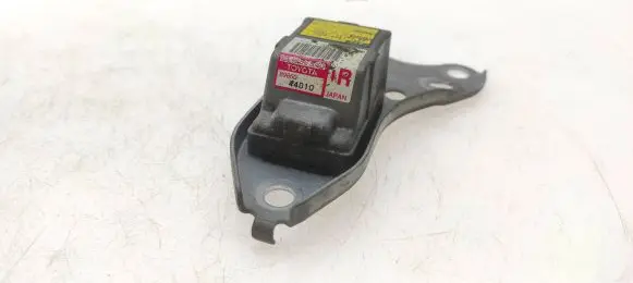 Toyota Avensis Verso Airbag deployment crash/impact sensor 8986044010