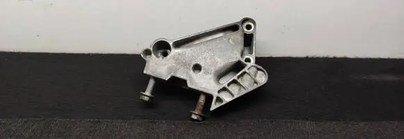 Volkswagen Touran III Engine mounting bracket 04L199207