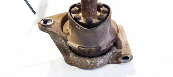Opel Zafira A Engine mount bracket 