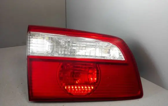Mazda 626 Tailgate rear/tail lights P0662