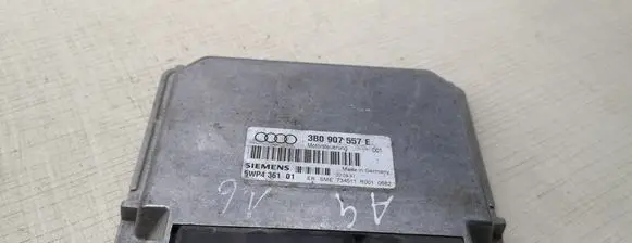 Audi A4 S4 B5 8D Engine control unit/module 3B0907557E