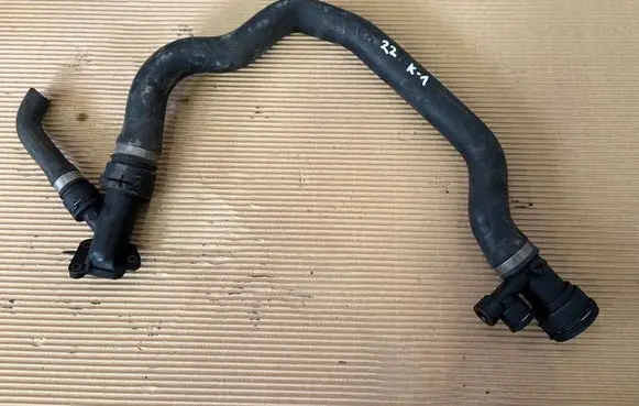 BMW X5 E70 Engine coolant pipe/hose 778