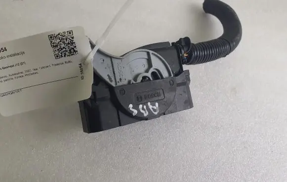 Nissan Qashqai J12 ABS module connector plug 1928405782
