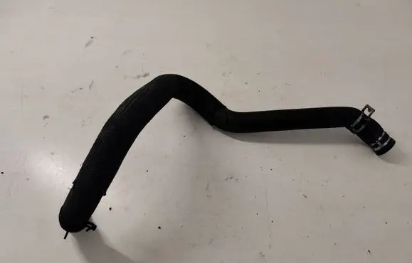Engine coolant pipe/hose