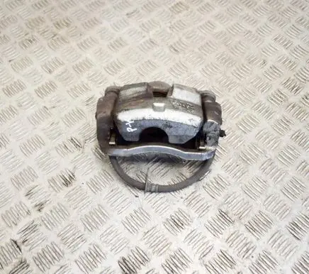 Toyota Prius (XW50) Front brake caliper