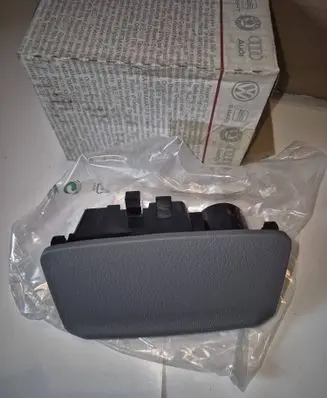Skoda Octavia Mk1 (1U) Car ashtray 1U0857962 2007844941 2802200508