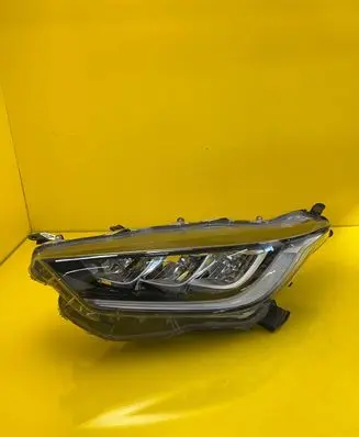 Toyota Yaris Headlight/headlamp K0-8