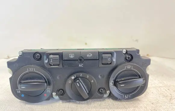 Volkswagen Touran I Climate control unit 1T1820045B 5HB00932101 983310H