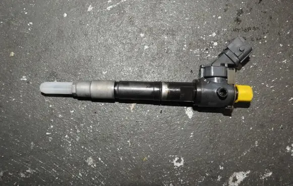 Volvo S60 Fuel injector 31336878 VEA13-2370010-CAA