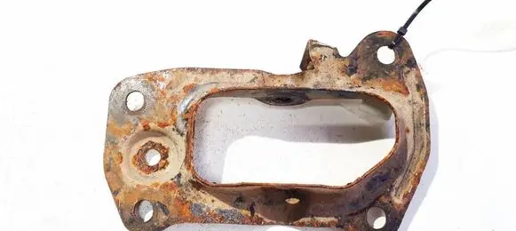 Volkswagen PASSAT B6 Bracket in trunk/boot