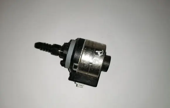 Headlight level adjustment motor