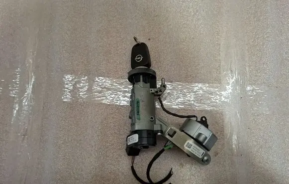 Opel Insignia A Ignition lock 20939745