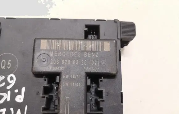 Mercedes-Benz C W203 Door control unit/module 2038206326