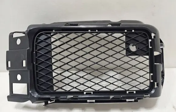 Mercedes-Benz G W463 2nd Gen Tow hook cap/cover A4638850900
