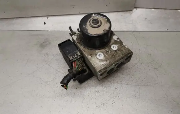 Volvo S80 ABS Pump 30714956 P30714952