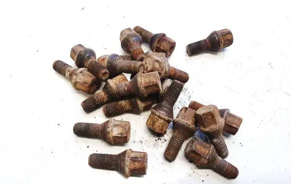 Opel Astra G Nuts/bolts 