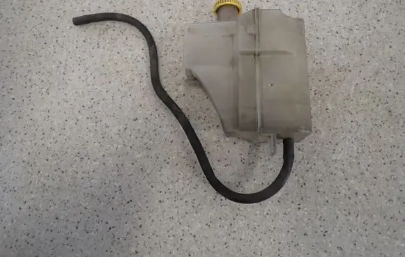 Nissan Micra Coolant expansion tank/reservoir 