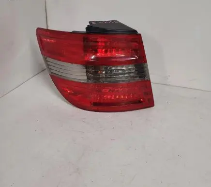 Mercedes-Benz B W245 Rear/tail lights A1698202364