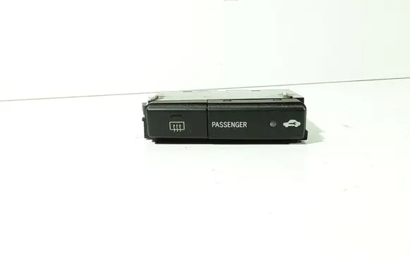 Toyota Avensis T250 Windscreen/window heater switch 8479005130C MS40AA00118