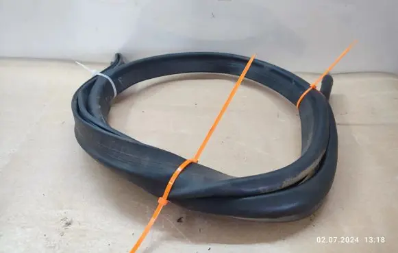 Mercedes-Benz ML W164 Engine compartment rubber 
