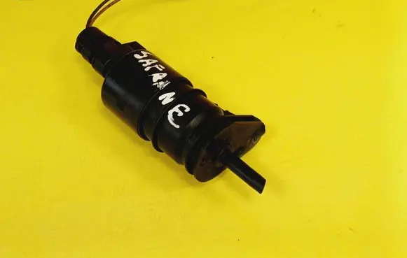 Renault Safrane Windscreen/windshield washer pump 7700802336