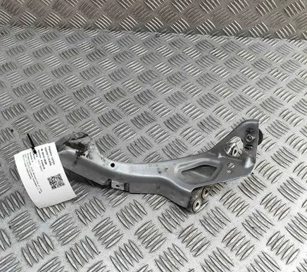 Fender mounting bracket