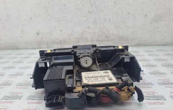 Audi A4 S4 B5 8D Climate control unit 8D0820043N 5HB00790804