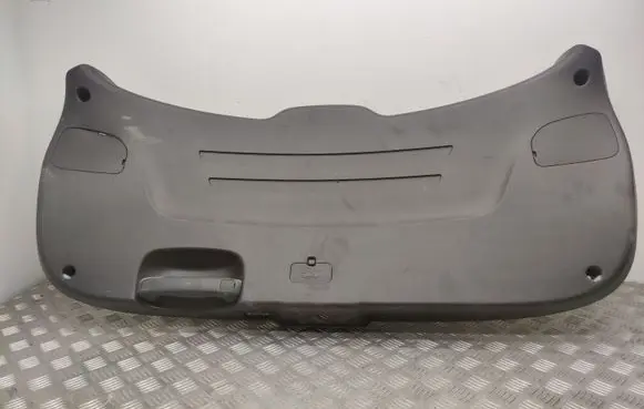 Hyundai Santa Fe Tailgate/boot lid cover trim 817502W500