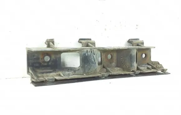 Volkswagen PASSAT B6 Front bumper mounting bracket 3C0807184