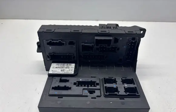 Mercedes-Benz E W211 SAM control unit 2115453901