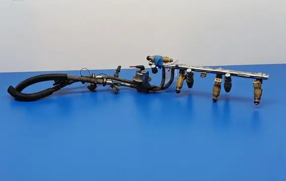 Fuel main line pipe