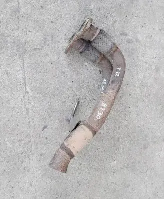 Toyota Avensis T220 Exhaust gas pipe 