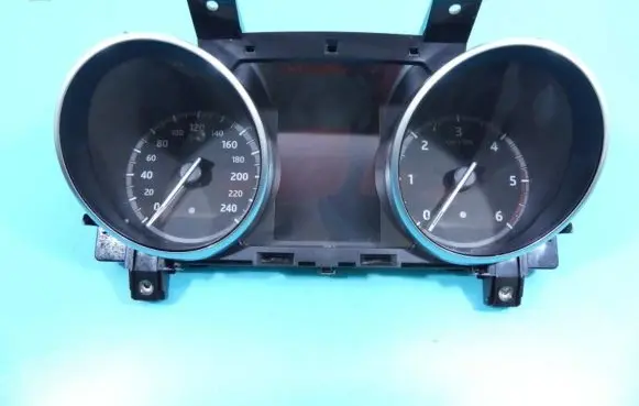 Speedometer (instrument cluster)
