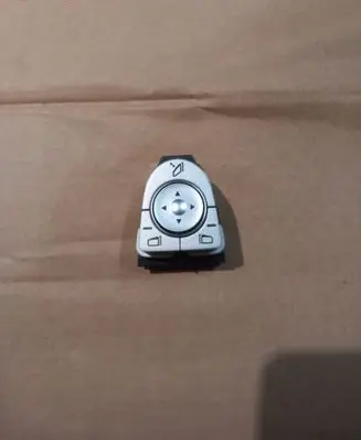 Wing mirror switch