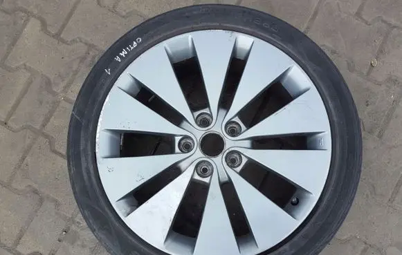 R18 alloy rim