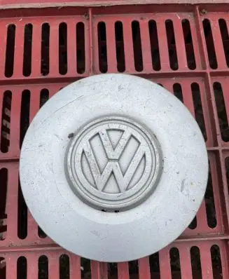 Volkswagen Golf III Original wheel cap 1H0601149B 1H0601151B