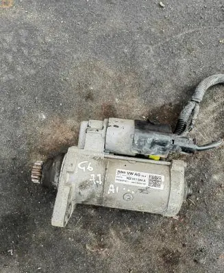 Volkswagen Golf VI Starter motor 02Z911024A