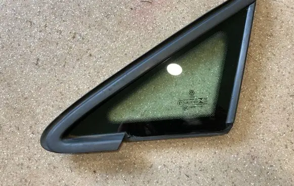 Volkswagen Golf VIII Front door vent window glass four-door 5H0845411H