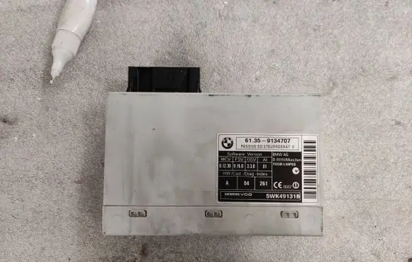 BMW X5 E70 Antenna control unit 9134707 5WK49131B