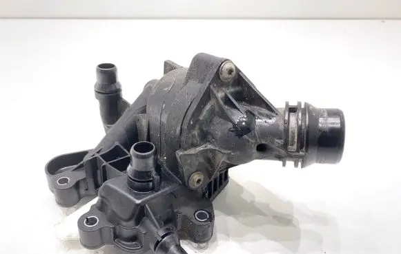 BMW 5 G30 G31 G38 Thermostat/thermostat housing 8581627