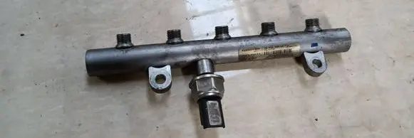 Volvo S40 Fuel main line pipe 9645689580