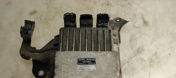 Toyota Avensis T250 Fuel injection control unit/module 8987120070 1310001371