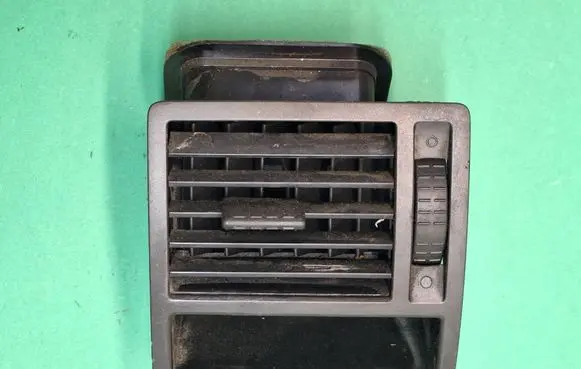 Volkswagen Transporter - Caravelle T5 Dashboard side air vent grill/cover trim 7h1819203c