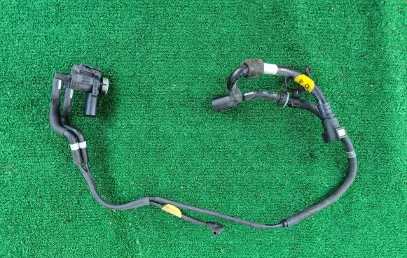 Audi Q7 4M Vacuum line/pipe/hose 7P6611931R