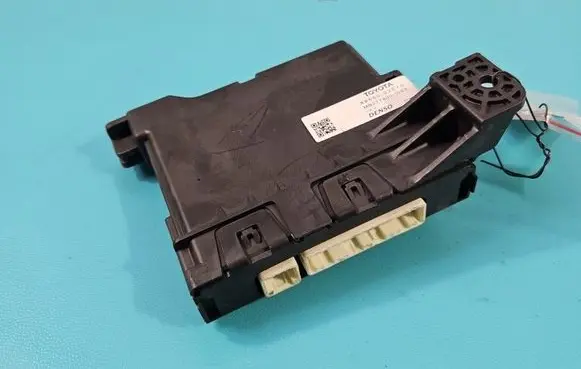 Toyota Auris E180 Central body control module 8865002E70 IMPRK1584996