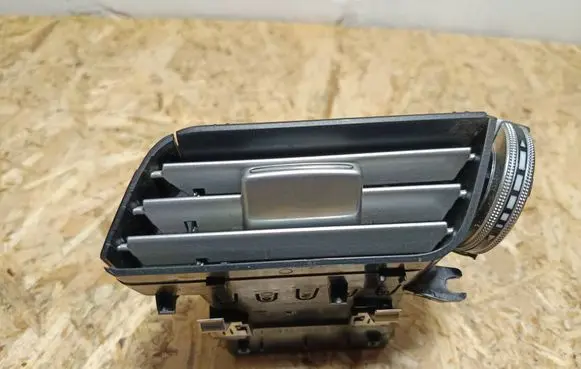 Mercedes-Benz E W212 Dashboard side air vent grill/cover trim A2128303454