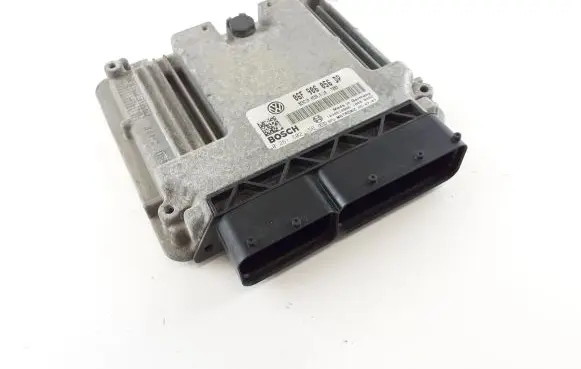 Volkswagen Jetta V Engine control unit/module 06F906056DP 0261S02156